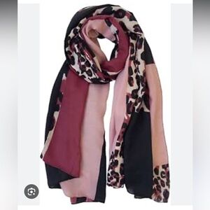 Elegant Pink and Black Leopard Print Scarf